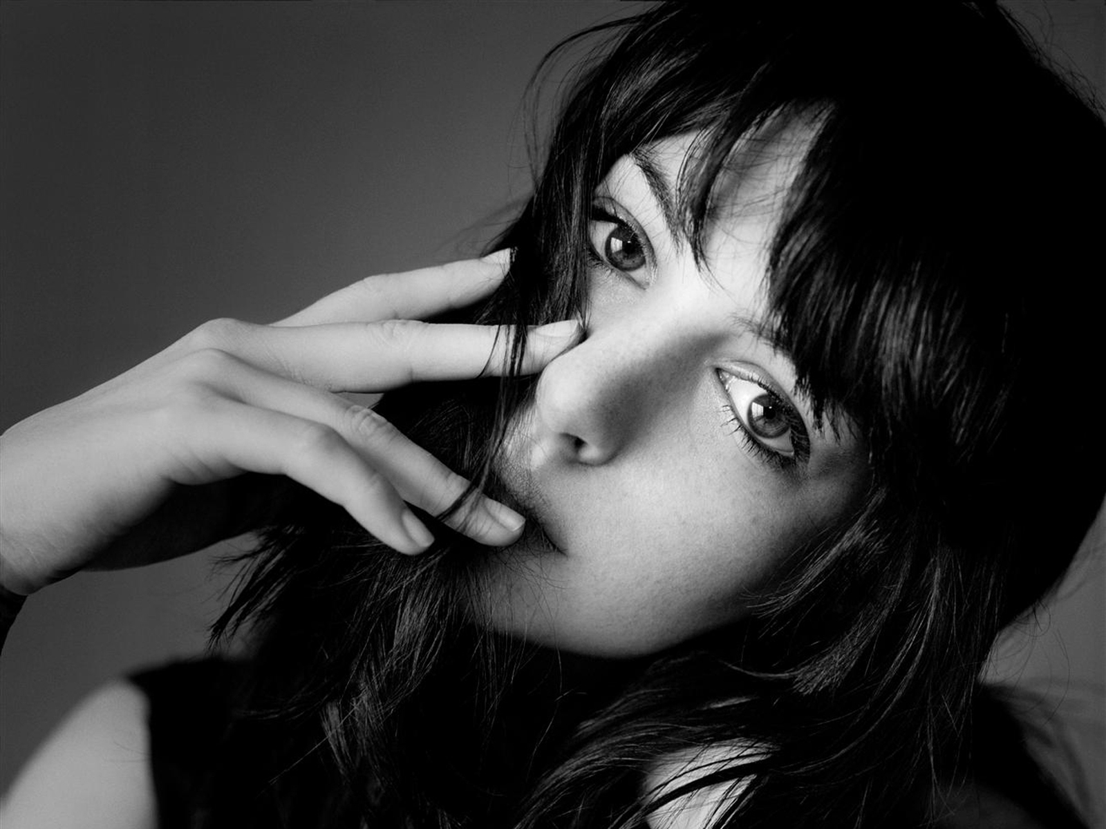 anne-hathaway-3
